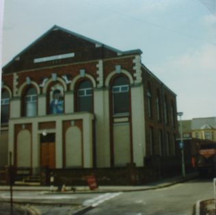 Dunstable Victoria Street  Primitive Methodist Chapel 1862 - 1980 | Keith Guyler 1980