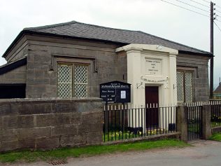 Stubwood Methodist Chapel and Sunday School, 2006 | Linda Bailey, https://www.geograph.org.uk/photo/161627