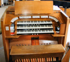 The organ console The organ console | Central Methodist Church, Letchworth
